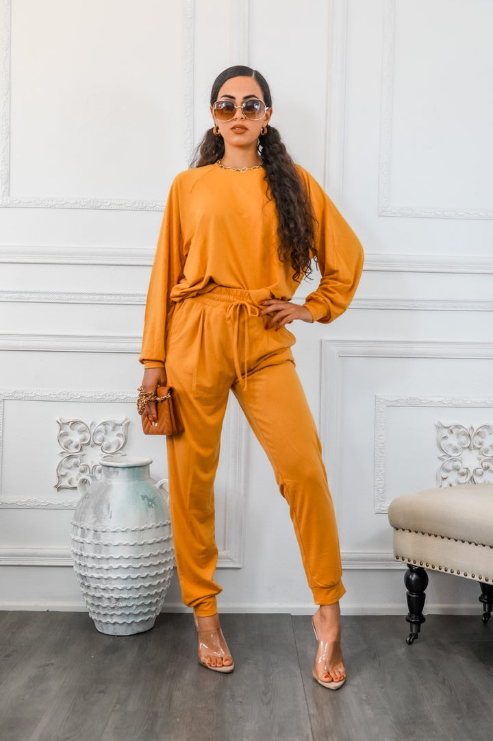 Lounge or Go Raglan Long Sleeves Pullover and Jogger Set